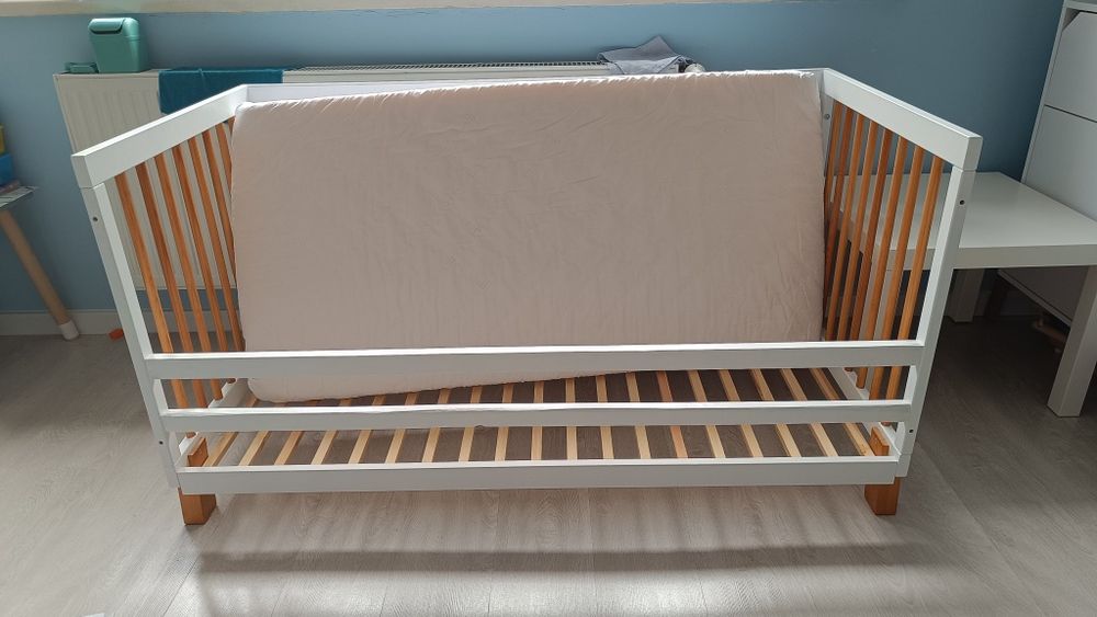 Łóżeczko dla dziecka 140x70 + MATERAC