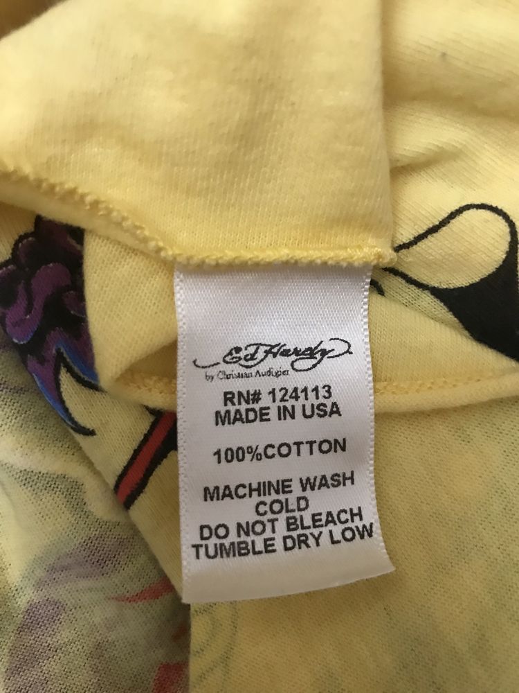 Шарф от известного бренда Ed Hardy..