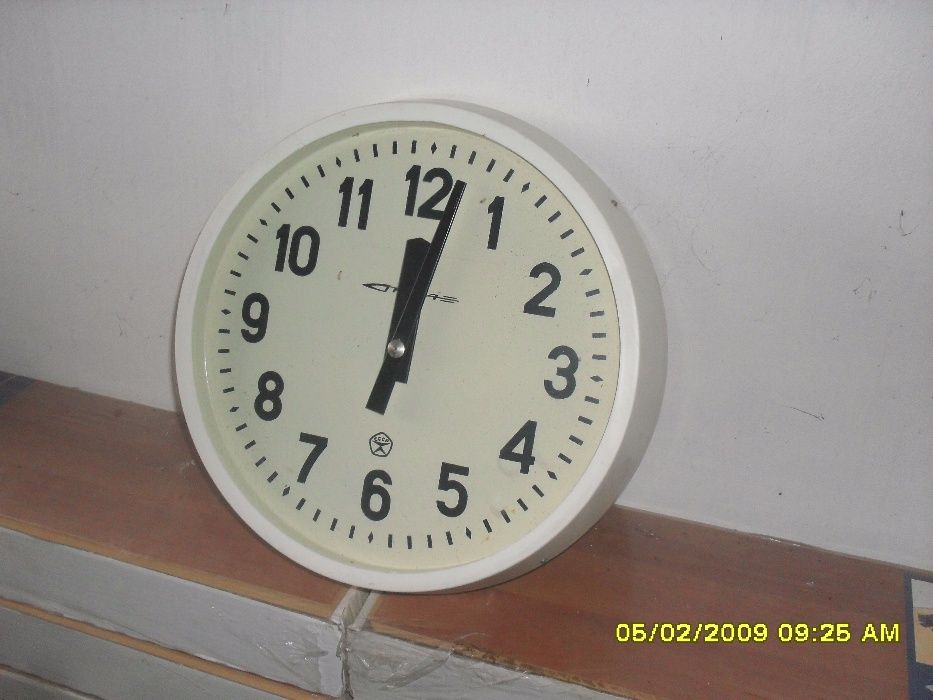 Продам часы настенные "Стрела" электромеханические импульсные, Uвх-24в