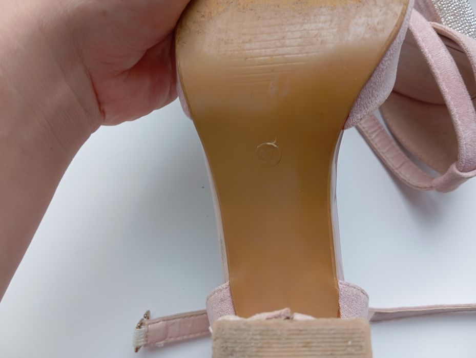 Босоніжки замш в гарному стані