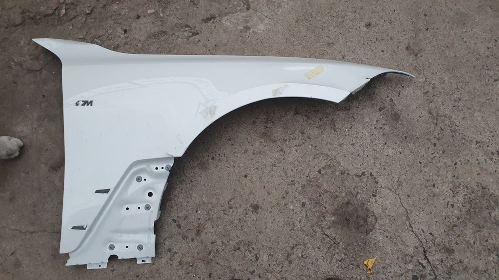 Продам крило БМВ i4 m40