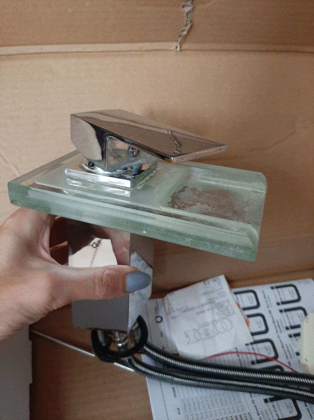 Bateria umywalkowa wodospad led