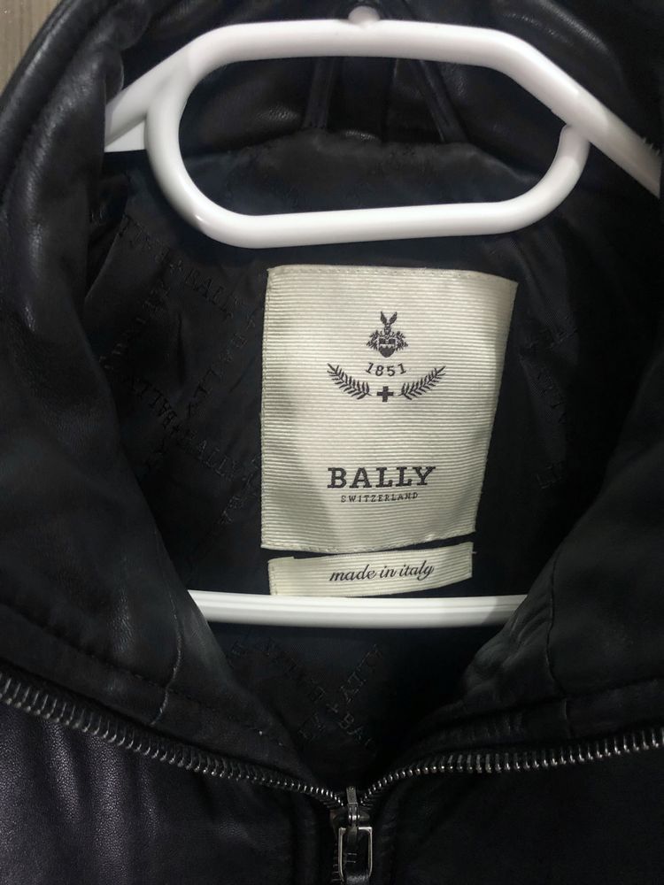 Кожаная куртка Bally s-m оригинал