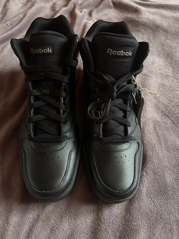 Продам мужские кроссовки Reebok