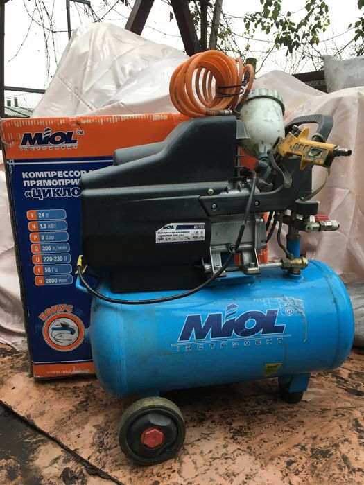 Компресор зі шлангом і пулівізатором