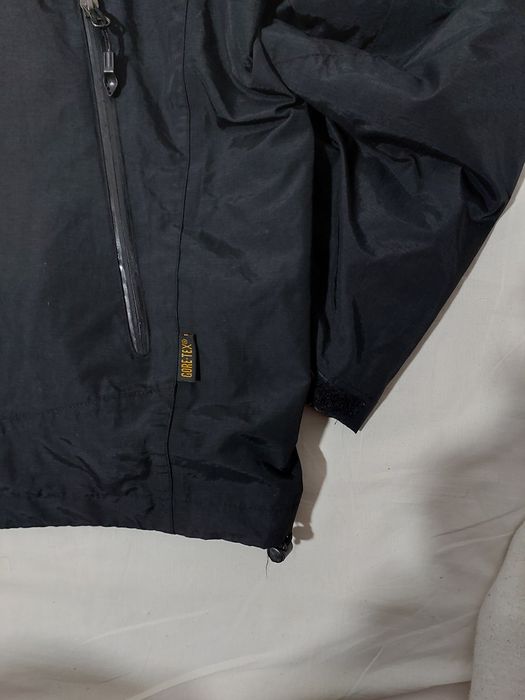 TNF The North Face Summit Series Gore Tex вітровка