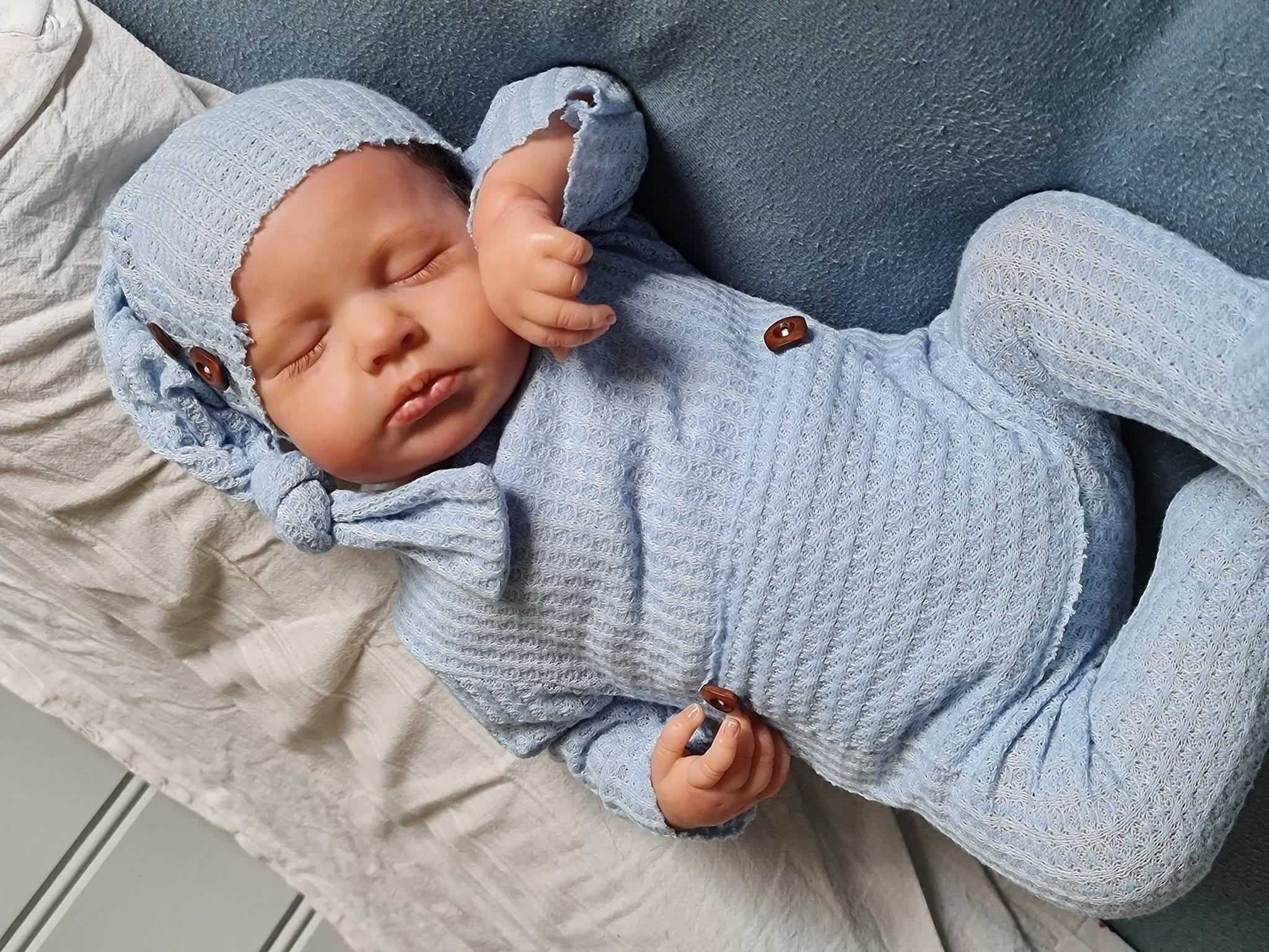 NOWOŚĆ ! Perfekcyjnie Wykonana Lalka Niemowlak Niebieskie Body