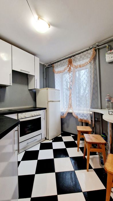 Здам 1кмн квартиру по вул.Металургів 2