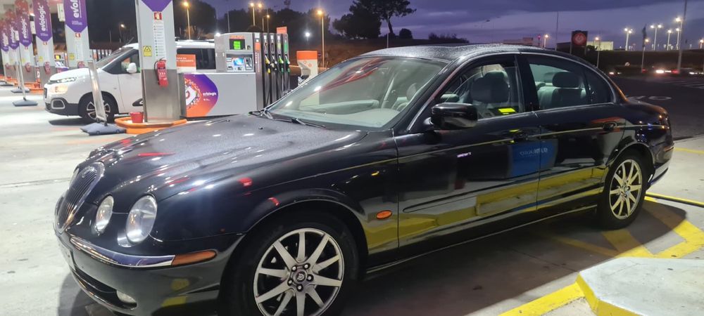 Jaguar S-Type 3.0 V6 GPL – Ano 2000 – Inspeção válida – 260.000 km