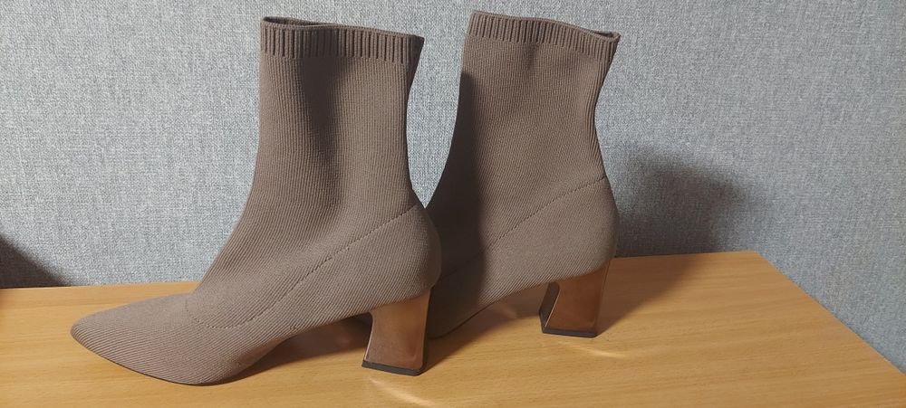 Ботильйони-панчохи Reserved