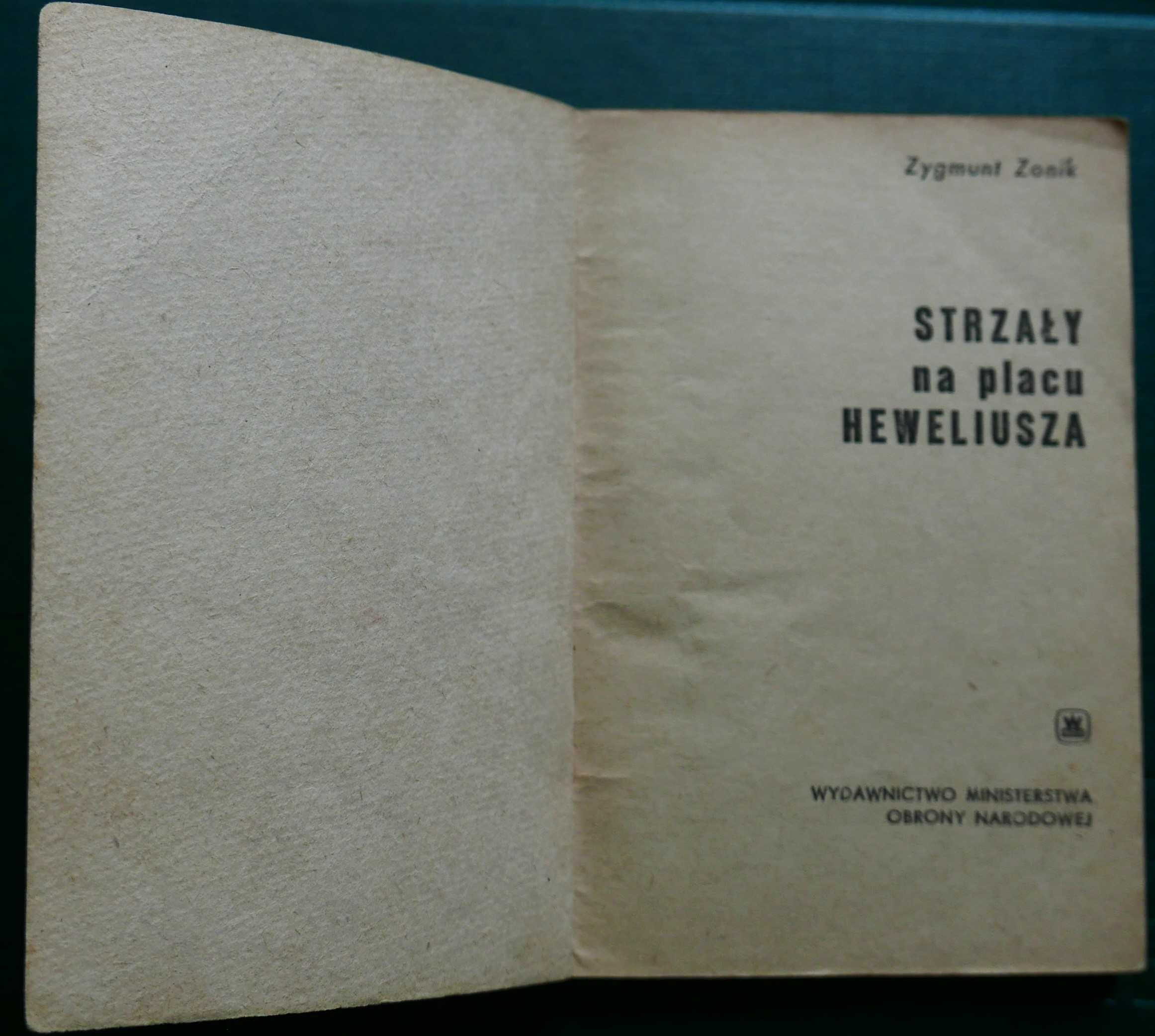 Strzały na placu Heweliusza /Seria "Żółty Tygrys" Nr.16/1968r