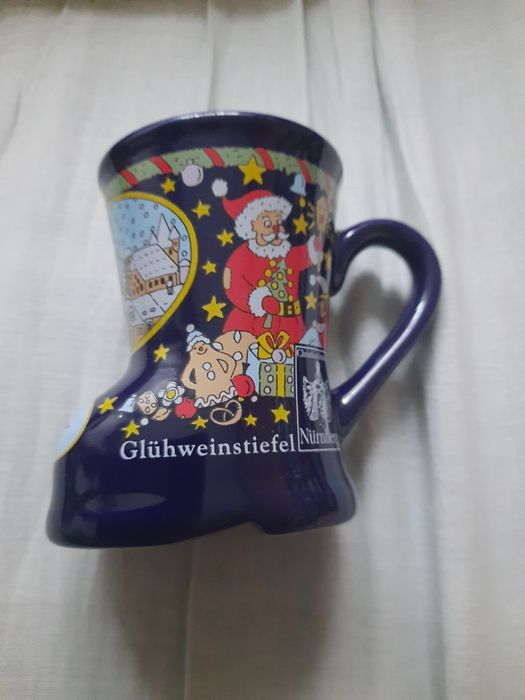 Kubek w kształcie buta do grzanego wina