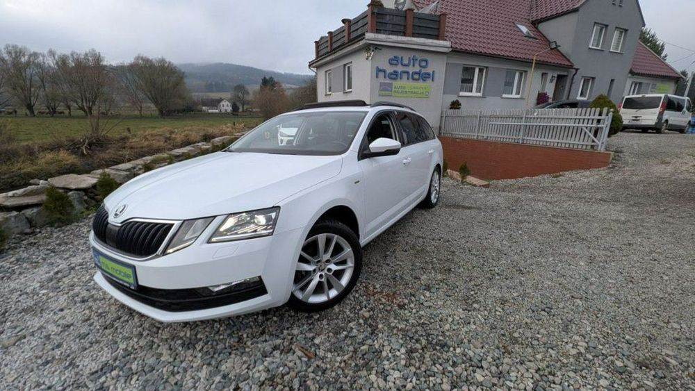 Skoda Octavia Panoramadach, wersja Clever