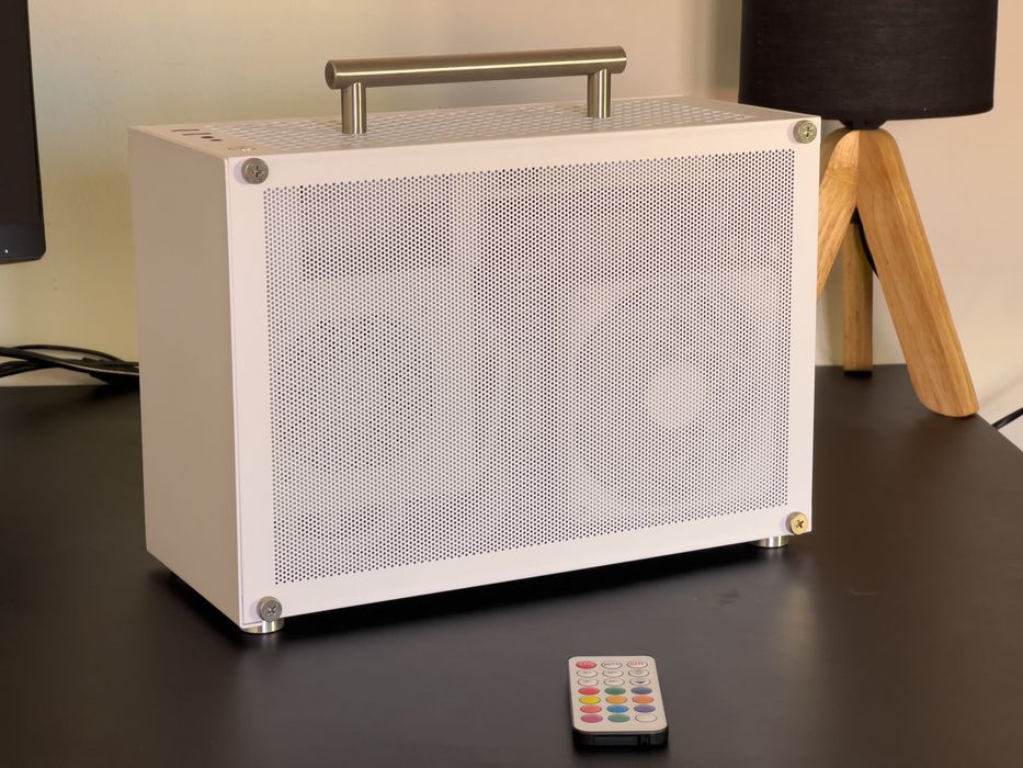 PC Ultra compacto | Ryzen 5600 | 6700XT | 32GB DDR4 | 1TB NVME | ARGB