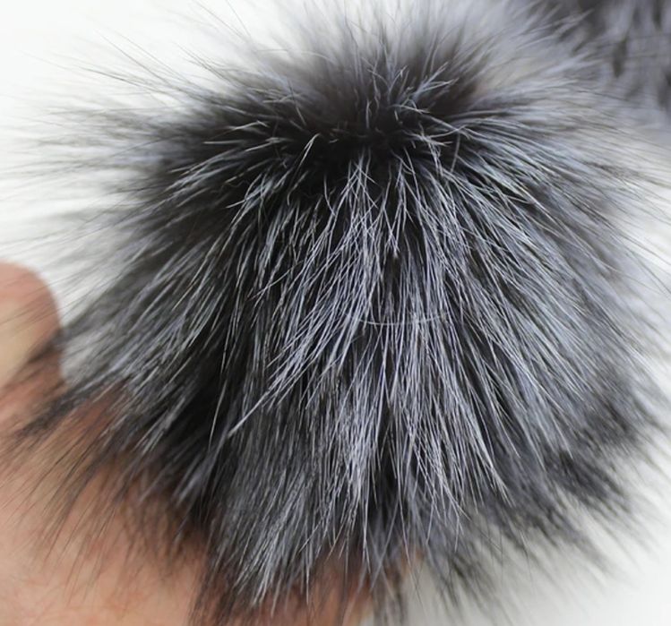 Pompony z futra naturalnego duże do czapki szaliki