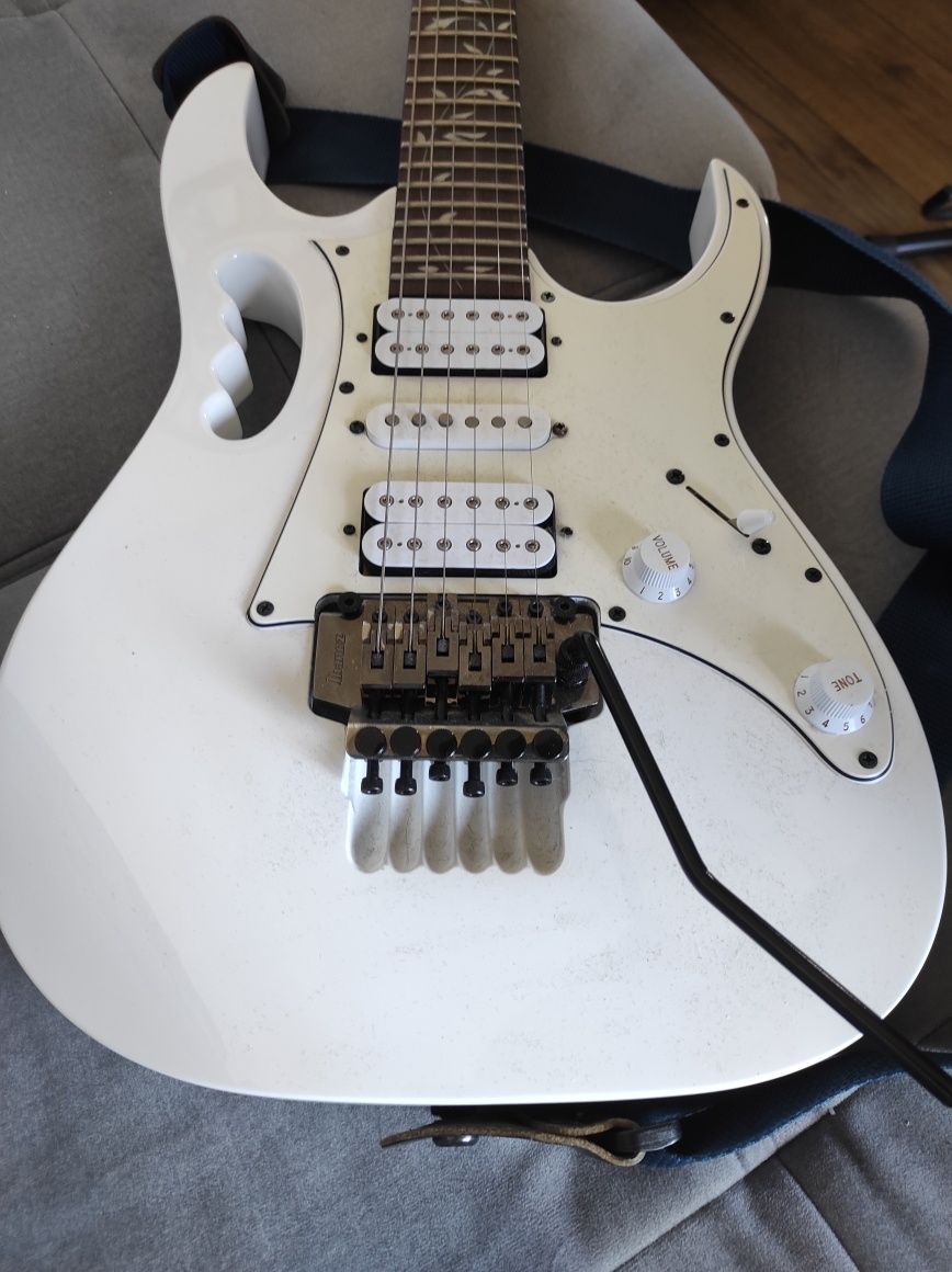 Ibanez jemjr wh Steve Vai gitara elektryczna