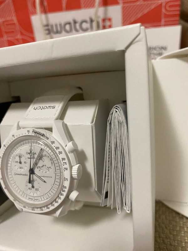 Reloj Omega X Swatch Moonphase Snoopy edition