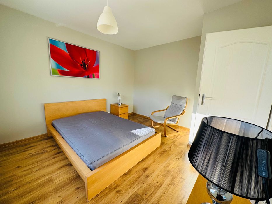 4 pokoje, parking ,taras , komórka