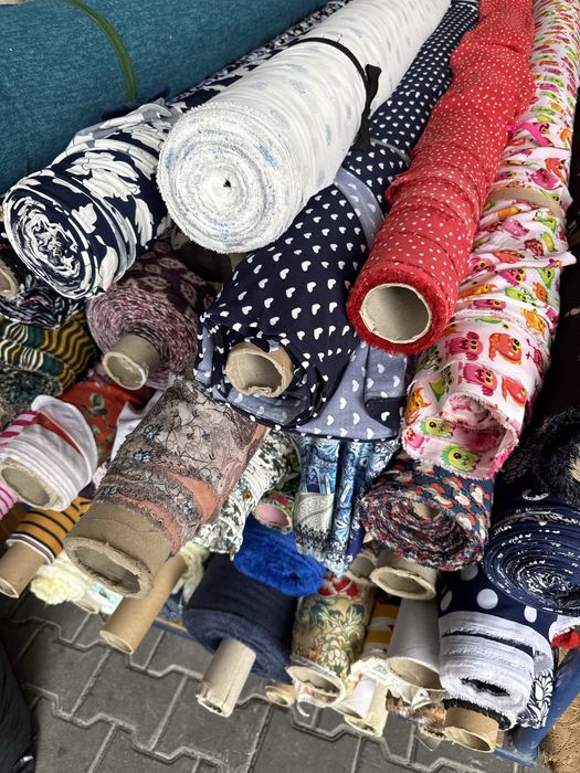 Sprzedam tkaniny i dzianiny odzieżowe