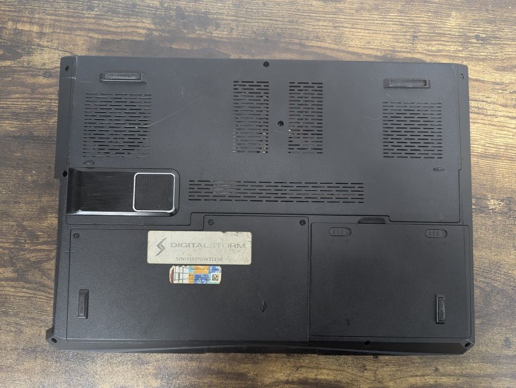 Clevo P157SM-A – i7-4800MQ, 16GB RAM, GTX 780M, 128GB SSD + 1TB HDD