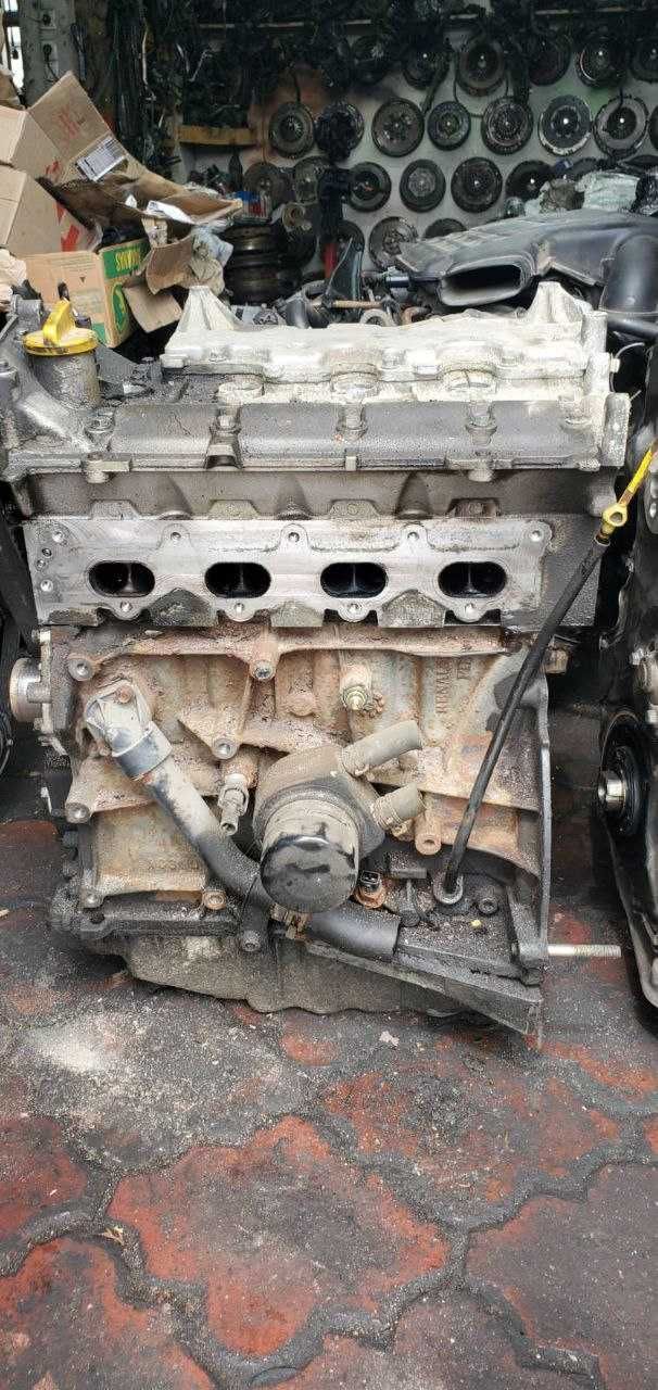Двигун двигатель Renault Scenic Megane 2.0 1.8 Меган сценик