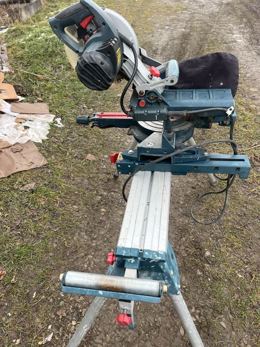 Торцовка bosch з столом