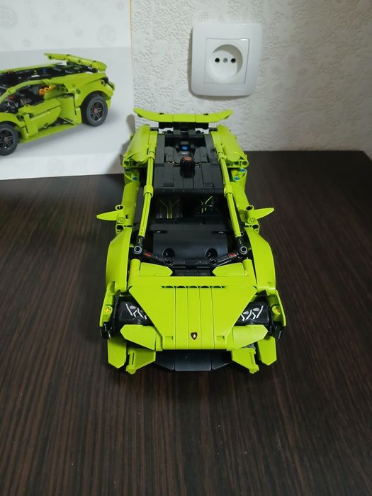 Конструктор LEGO Technic Lamborghini Huracán Tecnica 42161