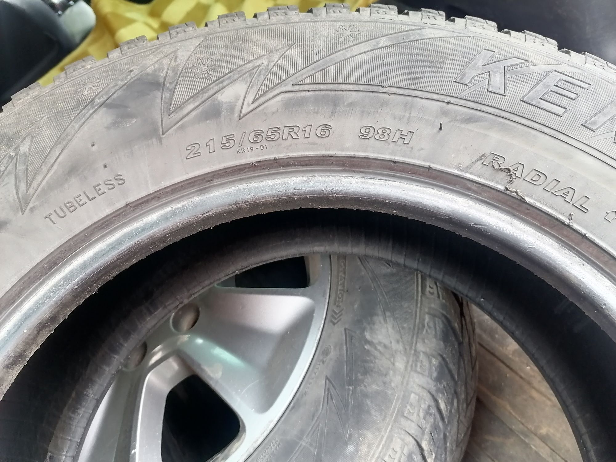 Резина r16 215/65
