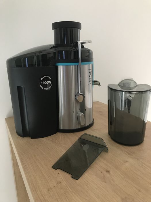 Sokowirówka Home Kraft Vitamine moc 1400