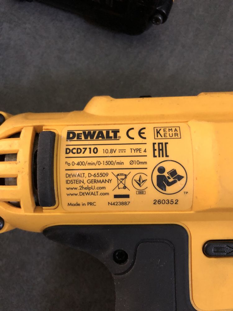 Акум.шуруповерт Dewalt DCD710+ ліхтар DCL508