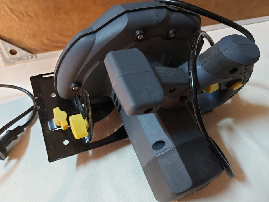 Serra Circular Powertool usada