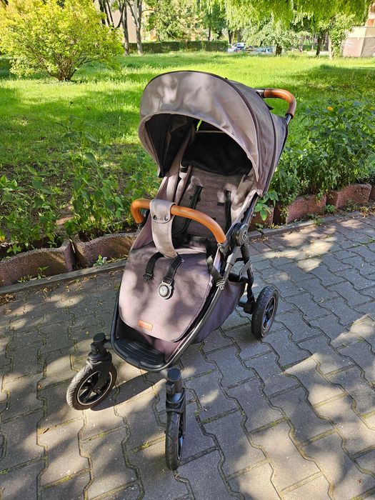 Wózek spacerowy Coletto Nevia – pompowane koła, komfort i jakość!