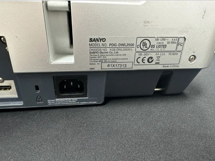 Projetor 3D de ultracurta distância Sanyo Short Throw Projector