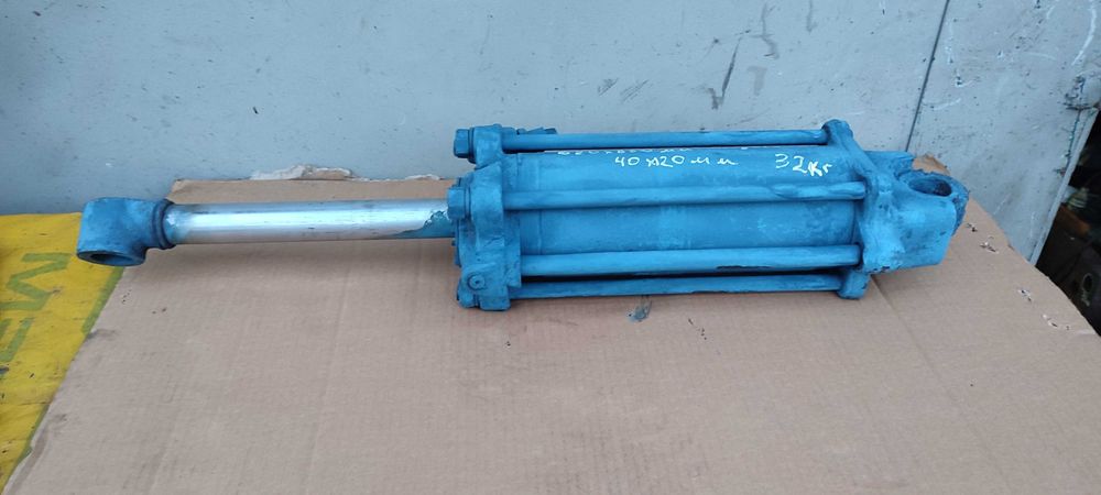 Цилиндр шток гидро