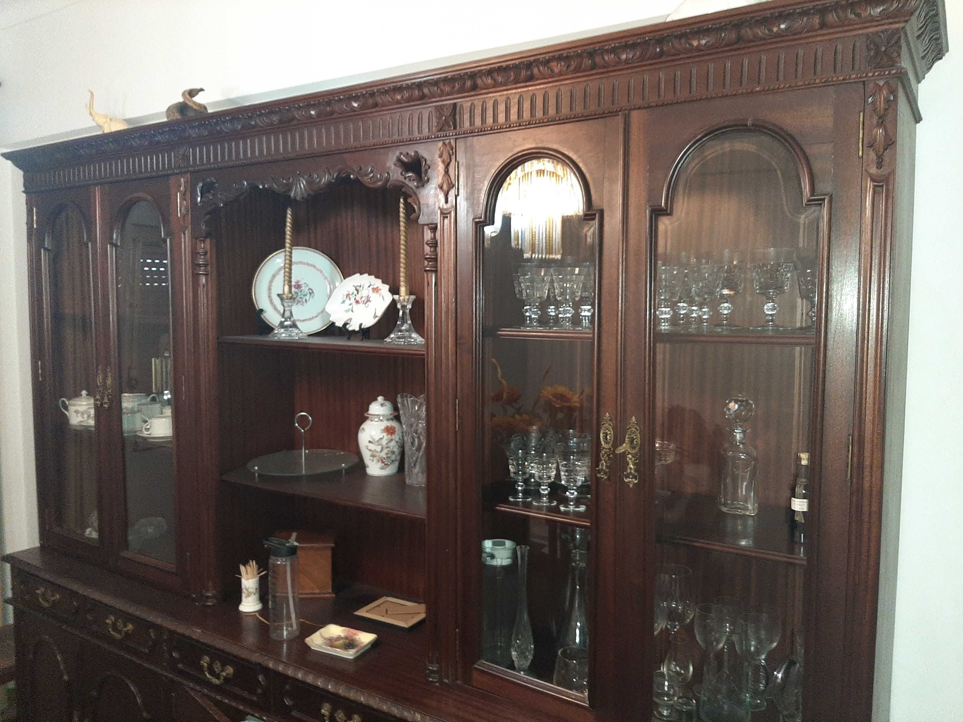 Movel de Sala com cristaleira