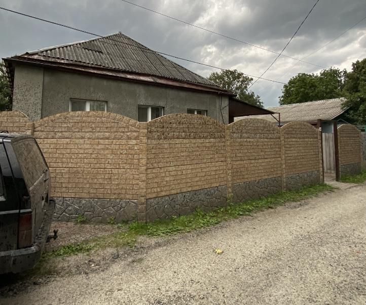 Продам цегляний будинок у Дергачах, капремонт, 70 кв.м, 6 соток