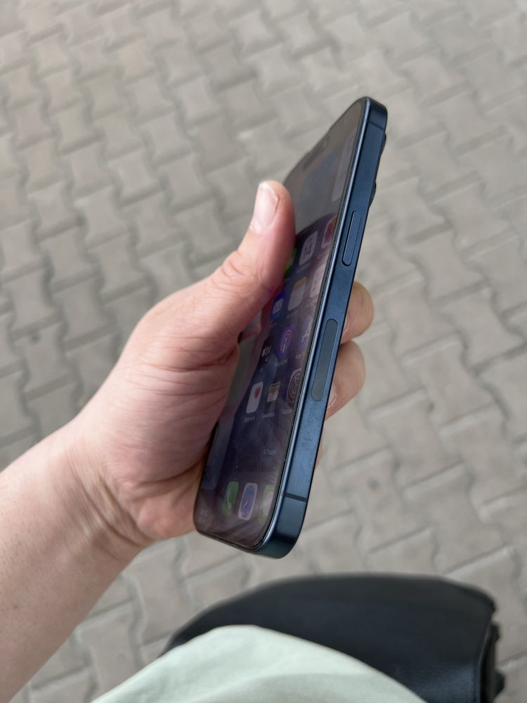 Продам iphone 15 pro 128Gb гарний стан батарея 100% рідна