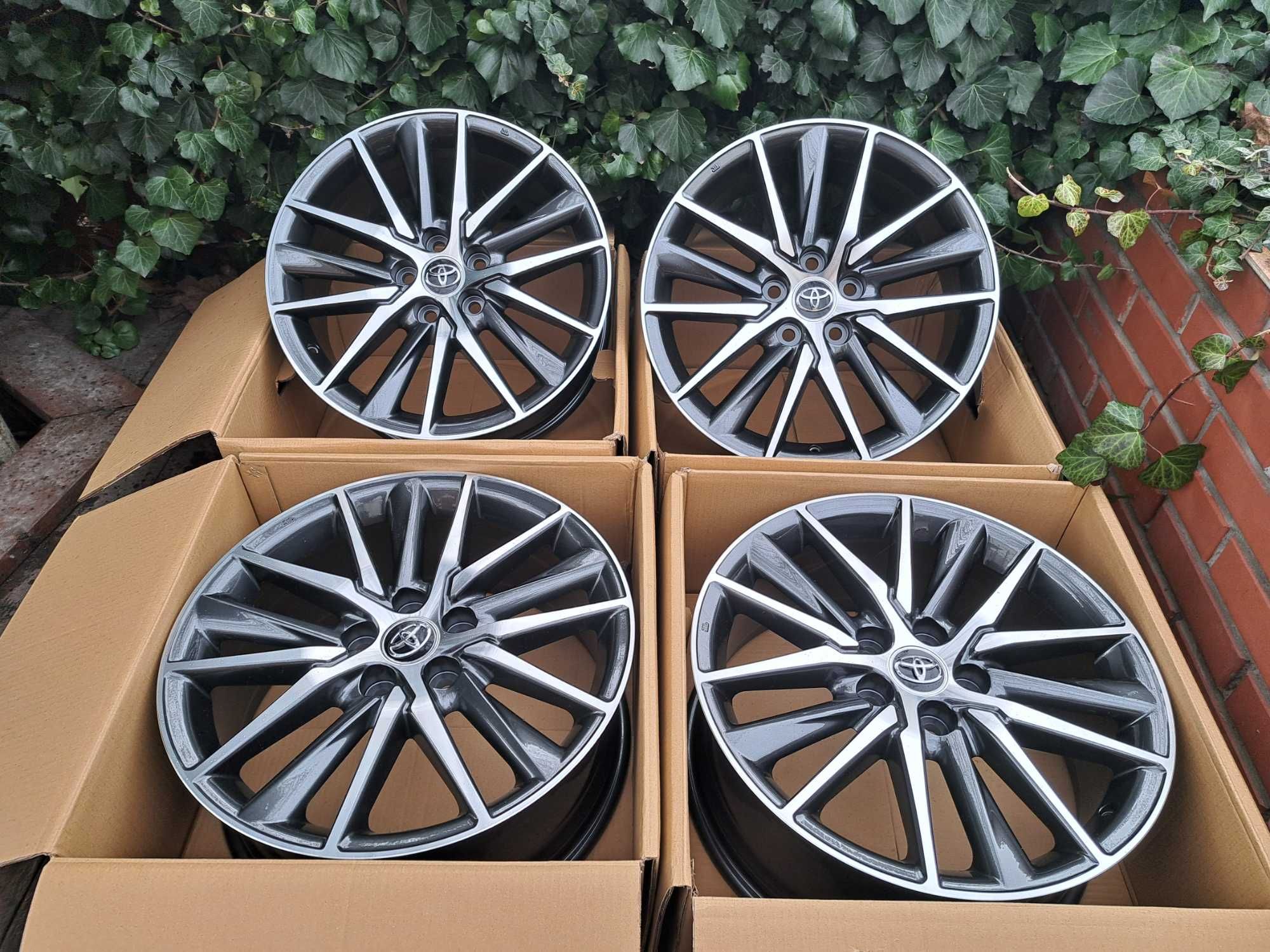 Диски Toyota Lexus R18 5x114.3 ET45 Dia60.1. В наличии. Camry