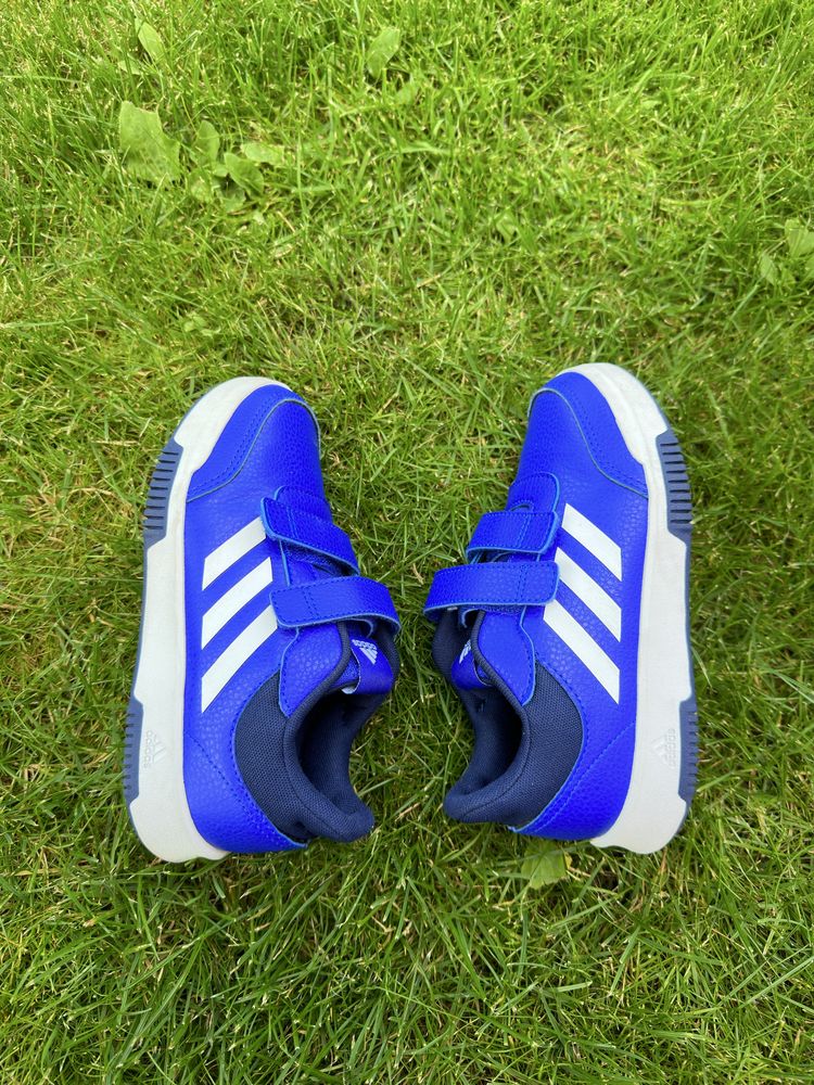 Продам кросовкі Adidas оригінал 33р.