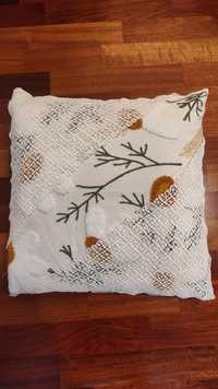 Handmade ręcznie haftowane rogi do obszycia poduszek Agroturystyka