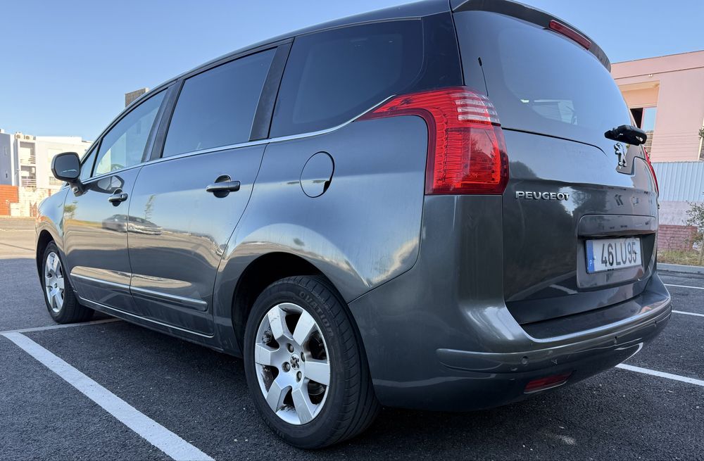 Peugeot 5008 1.6hdi ( 7 lugares)