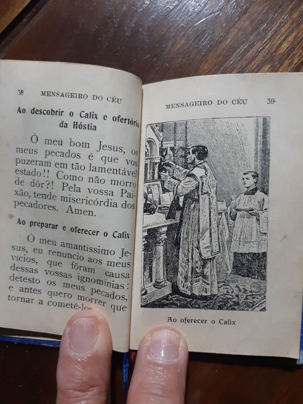 Livro de Missa e orações dos anos 30