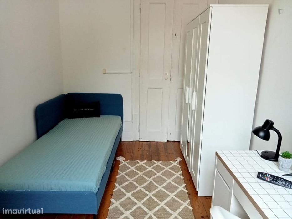 632715 - Quarto com cama de solteiro em...