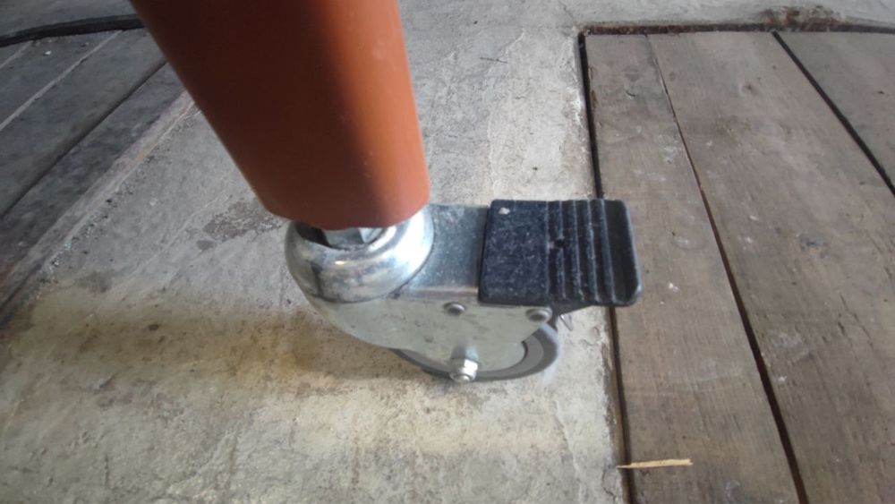 медичне ліжко з механізмом для лежачого