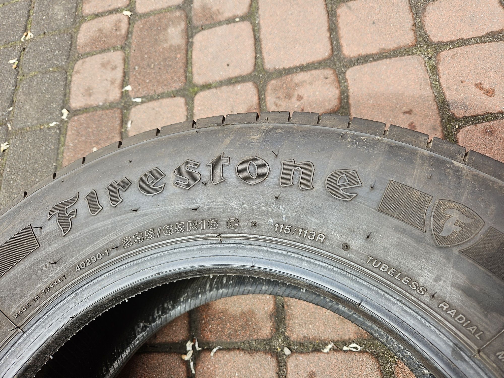 235 65 R16C Firestone VanHawk Multiseason 6mm  2szt