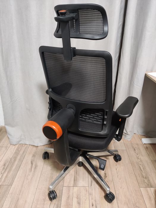 Крісло компʼютерне ергономічне  NEWTRAL