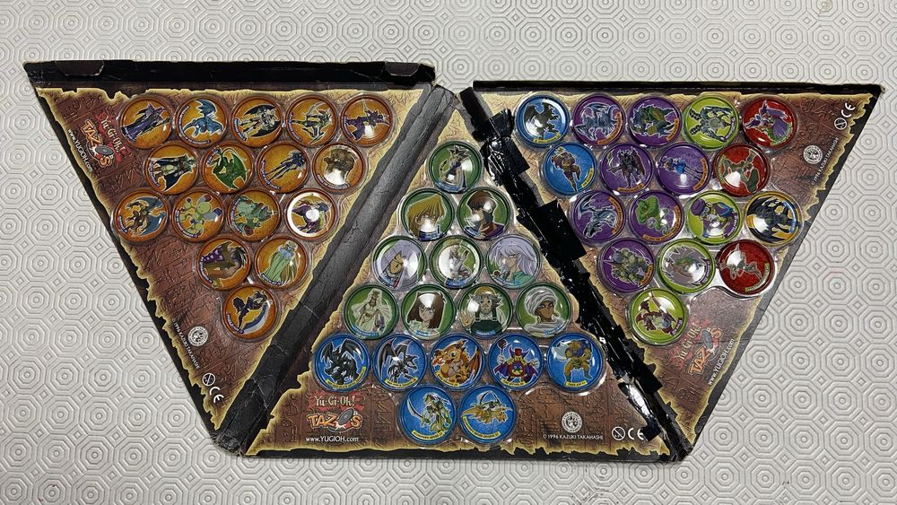 Caderneta Yu-Gi-Oh Tazos completa