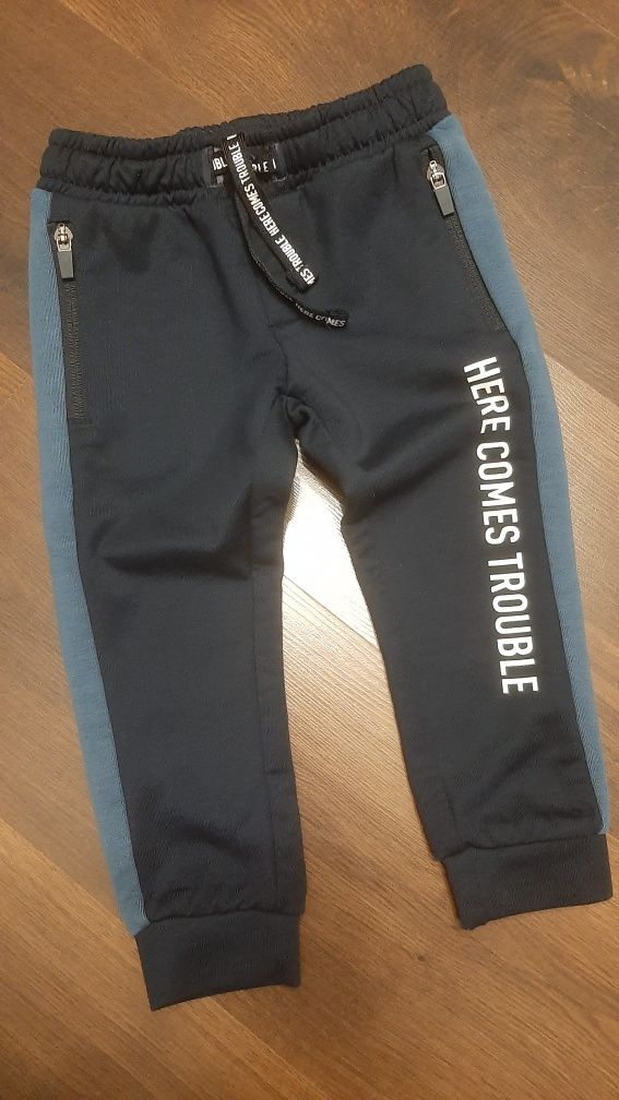 C&a granatowe spodnie dresowe 92
