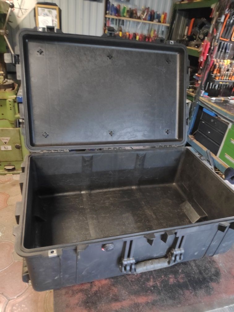 Skrzynia case peli 1650
