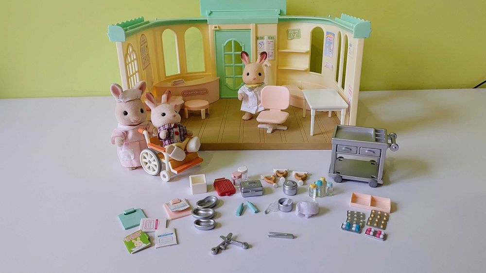 Продам великий набір Sylvanian families лікарня